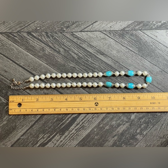 Vintage Faux Blue Turquoise and Faux White Pearl Beads Necklace Silver Tone 18” - Picture 12 of 12